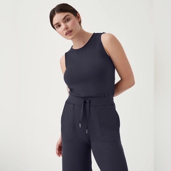 💚 SPANX AirEssentials Jumpsuit - Navy - Picture 3 of 7
